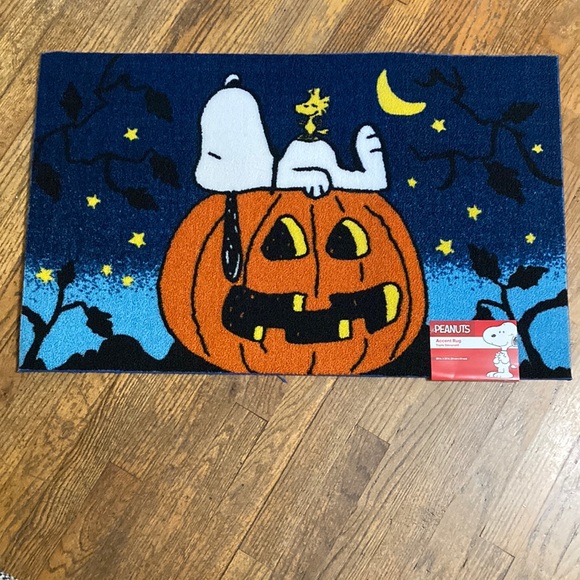 Peanuts Other - PEANUTS SNOOPY AND WOODSTOCK ON A JACK-O-LANTERN ACCENT RUG